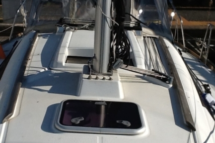 Beneteau Oceanis 31 for sale in France for €80,000 (£69,104)
