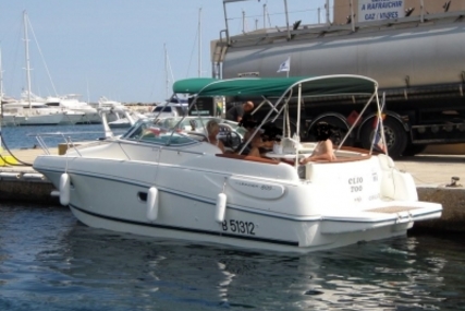 Jeanneau Leader 805 for sale in France for €31,000 (£27,221)