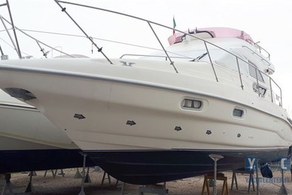 Sealine 330 Fly for sale in Italy for €70,000 (£60,504)