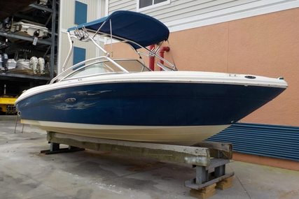 Sea Ray 220 Select for sale in United States of America for $17,745 (£13,943)