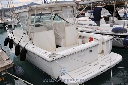 Tiara 2900 Open for sale in Italy for €120,000 (£106,592) Tiara 2900 Open for sale in Italy for €120,000 (£106,592)