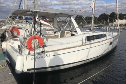Beneteau Oceanis 38.1 for sale in France for €149,900 (£134,208)