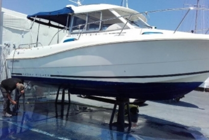 Jeanneau Merry Fisher 725 for sale in France for €35,000 (£31,395)