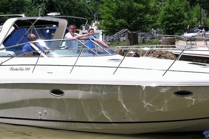 Rinker Fiesta Vee 310 for sale in United States of America for $39,500 (£31,365)