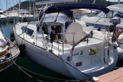 Beneteau Oceanis 31 for sale in France for €52,000 (£46,505)