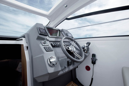 Azimut Yachts 34 for sale in United Kingdom for £169,000 Azimut Yachts 34 for sale in United Kingdom for £169,000
