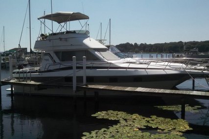 Cruisers Yachts Chateau Vee 338 for sale in United States of America for $15,000 (£11,848)