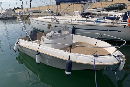 Jeanneau Cap Camarat 5.5 WA for sale in Spain for €10,000 (£8,970)