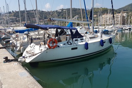 Beneteau Oceanis 390 for sale in France for €43,000 (£35,751)