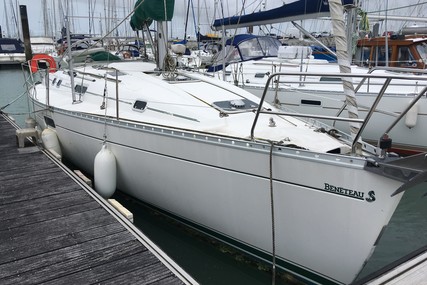 Beneteau Oceanis 351 for sale in France for €36,000 (£32,992)
