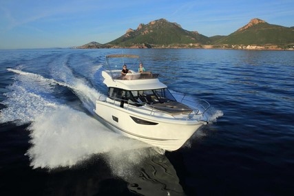 Jeanneau Velasco 37 F for sale in Germany for €289,900 (£260,042) Jeanneau Velasco 37 F for sale in Germany for €289,900 (£260,042)