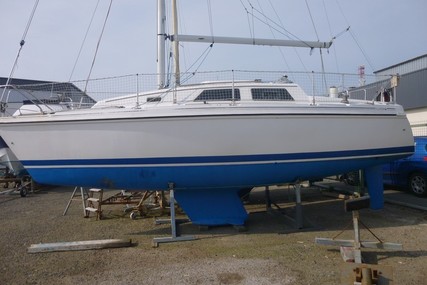 Hunter 27 for sale in France for €16,500 (£14,771)