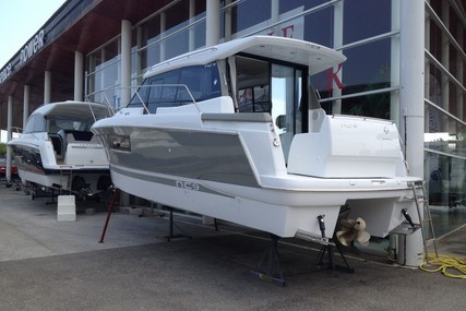 Jeanneau NC 9 for sale in France for €185,000 (£166,404)