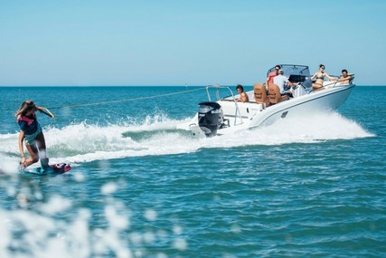 Beneteau FLYER 8 SPACEDECK for sale in Spain for €62,170 (£55,767) Beneteau FLYER 8 SPACEDECK for sale in Spain for €62,170 (£55,767)