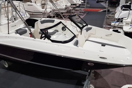 Bayliner Element E5 for sale in Germany for €26,500 (£24,199) Bayliner Element E5 for sale in Germany for €26,500 (£24,199)