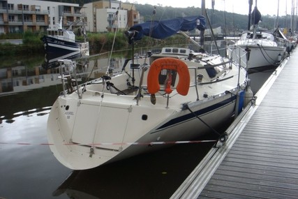 Beneteau First 30 E for sale in France for €19,500 (£17,839)
