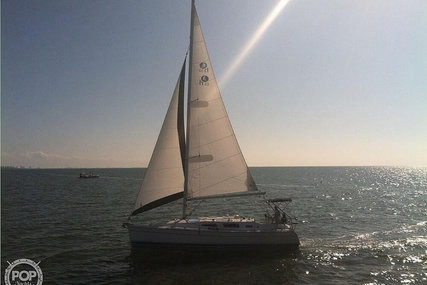 Hunter 33-2 for sale in United States of America for $47,000 (£36,263)