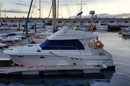 Beneteau Antares 9.80 for sale in Spain for €75,000 (£68,610)