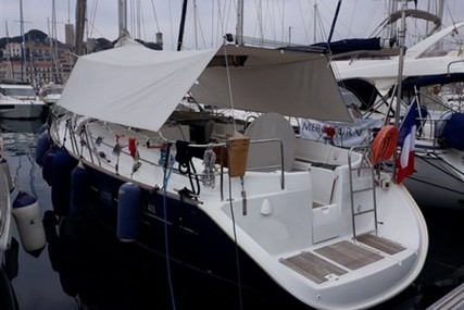 Beneteau Oceanis 411 for sale in France for €98,000 (£88,666)