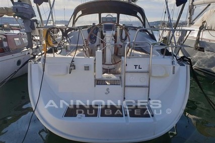 Beneteau Oceanis 423 for sale in France for €88,500 (£80,071)