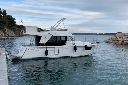 Beneteau Swift Trawler 30 for sale in France for €210,000 (£176,905)