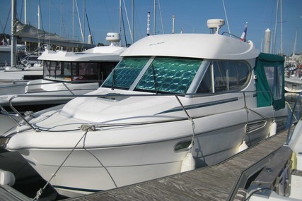 Jeanneau Merry Fisher 805 for sale in France for €37,000 (£32,472)