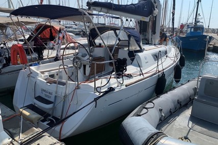 Jeanneau Sun Odyssey 33i for sale in France for €55,000 (£46,332)
