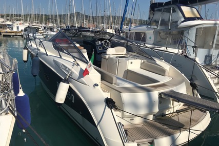 Atlantis 35 for sale in Italy for €97,000 (£81,929)