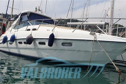 Sealine S38 for sale in France for €110,000 (£94,940)