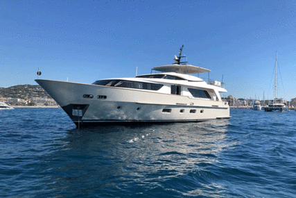 Sanlorenzo SD92 for sale in Italy for €3,790,000 (£3,413,861)