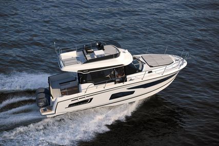 Jeanneau Merry Fisher 1095 Flybridge - Legend for sale in United Kingdom for £232,900 Jeanneau Merry Fisher 1095 Flybridge - Legend for sale in United Kingdom for £232,900