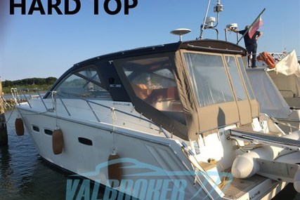Sealine SC 35 for sale in Italy for €129,000 (£111,338)