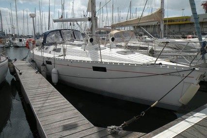 Beneteau Oceanis 390 for sale in Portugal for €42,500 (£35,568)