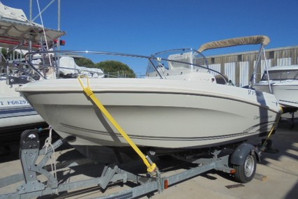 Jeanneau Cap Camarat 5.5 CC serie 2 for sale in France for €15,900 (£13,954)