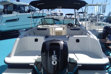 Bayliner Element E7 for sale in France for €39,490 (£35,601) Bayliner Element E7 for sale in France for €39,490 (£35,601)