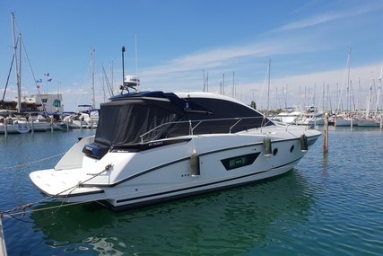 Beneteau Gran Turismo 40 for sale in France for €277,000 (£239,075)
