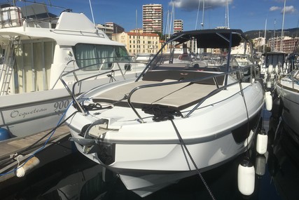 Beneteau Flyer 8.8 Sundeck for sale in France for €107,500 (£90,686)
