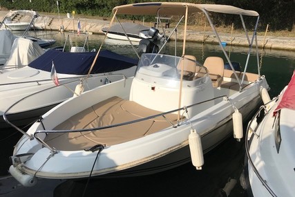 Jeanneau Cap Camarat 5.5 CC Style for sale in France for €16,500 (£14,120)