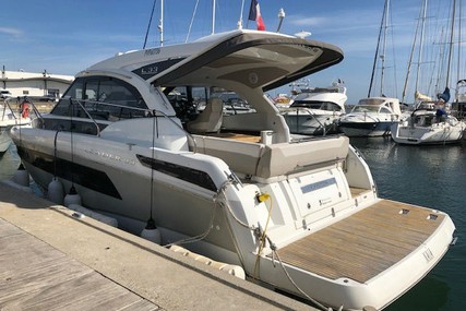 Jeanneau Leader 33 for sale in France for €218,000 (£186,561)