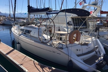 Jeanneau Sun Odyssey 36i for sale in France for €58,000 (£48,853)