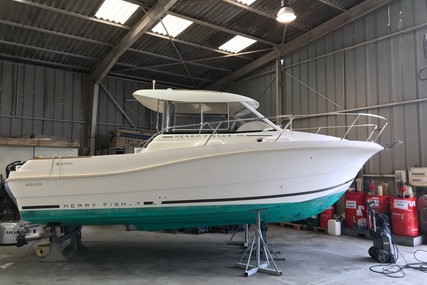 Jeanneau Merry Fisher 725 for sale in France for €27,500 (£23,534)