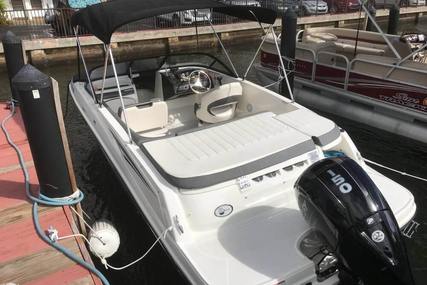Bayliner VR5 Deckboat for sale in United States of America for $29,900 (£22,986)