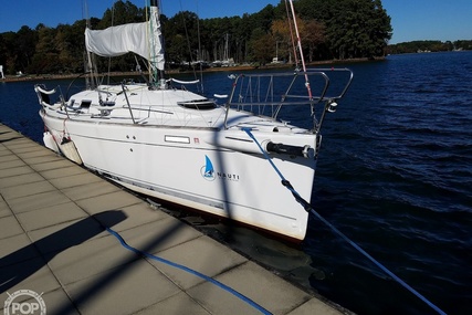 Beneteau First 10R for sale in United States of America for $89,900 (£68,710) Beneteau First 10R for sale in United States of America for $89,900 (£68,710)