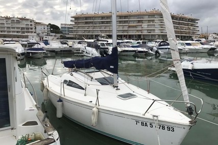 Jeanneau Sun Way 25 for sale in Spain for €15,000 (£12,516)