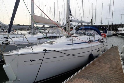 Bavaria Yachts 37 Cruiser for sale in France for €35,000 (£29,952)