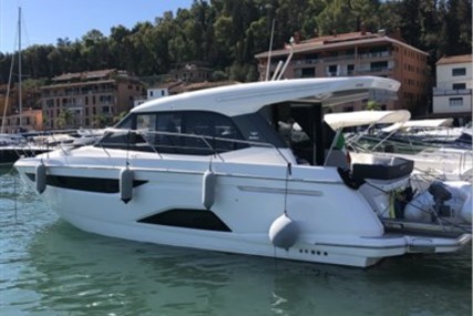 Bavaria Yachts R 40 Coupè for sale in Italy for €349,000 (£293,999)