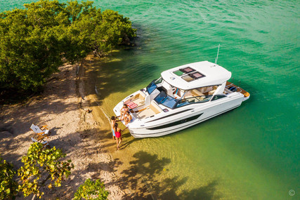 Aquila 32 for sale in United Kingdom for $307,395 (£235,116)