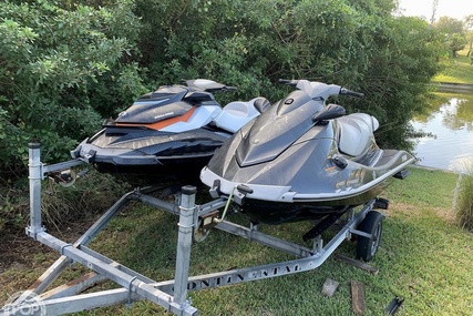 Yamaha 2013 VX Deluxe and & 2012 Sea Doo GTI SE for sale in United States of America for $15,650 (£12,047)