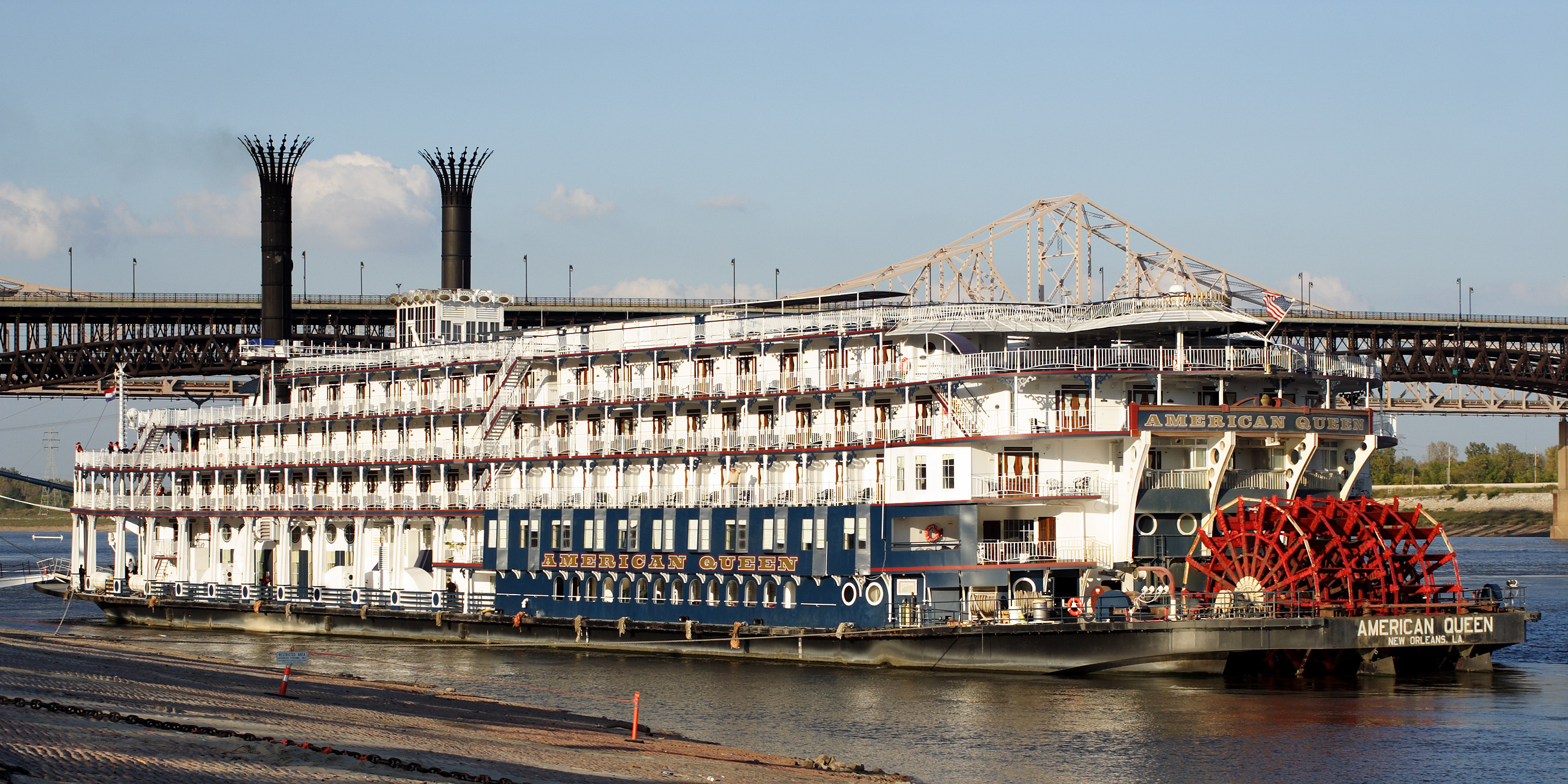 The American Queen-the largest paddlewheel steamboat